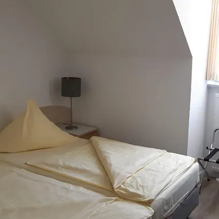 מלון Hotel Central 3*