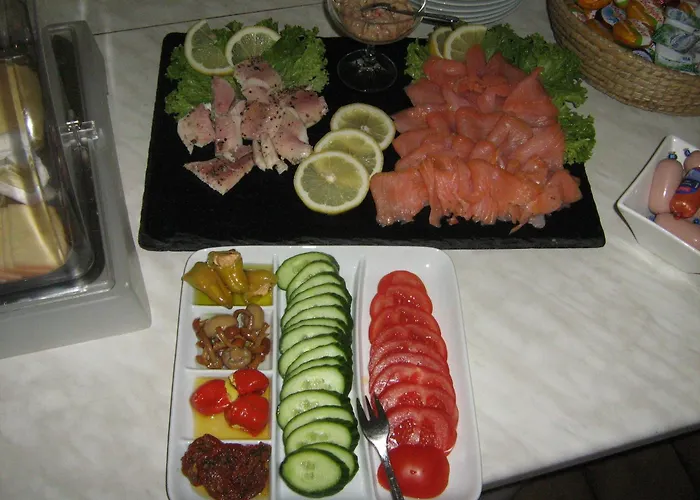 מלון Hotel Central