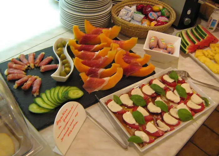 מלון Hotel Central