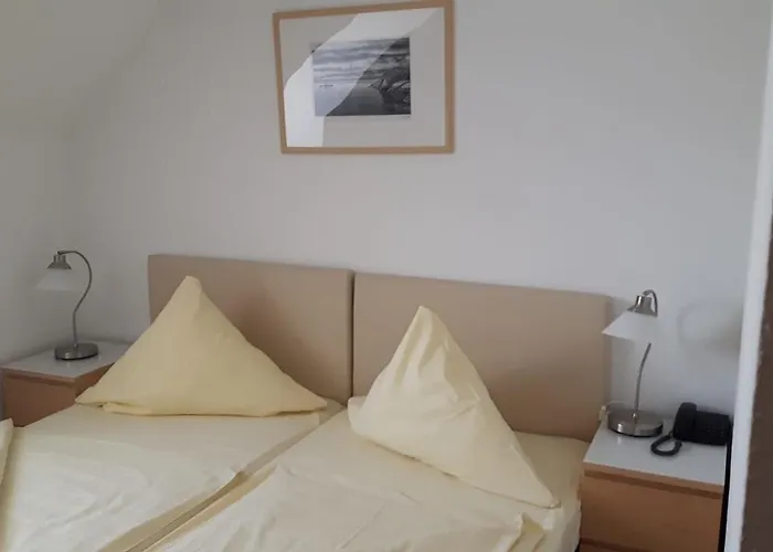 מלון Hotel Central 3*