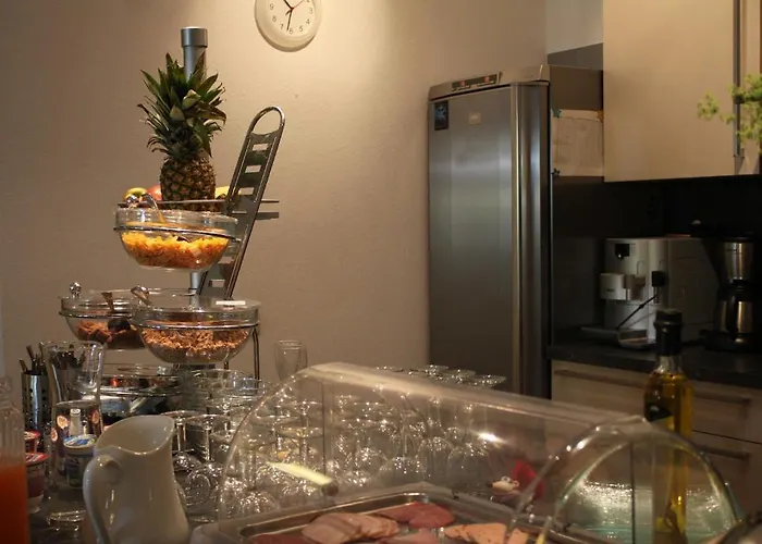 Hotel Central מלון 3*