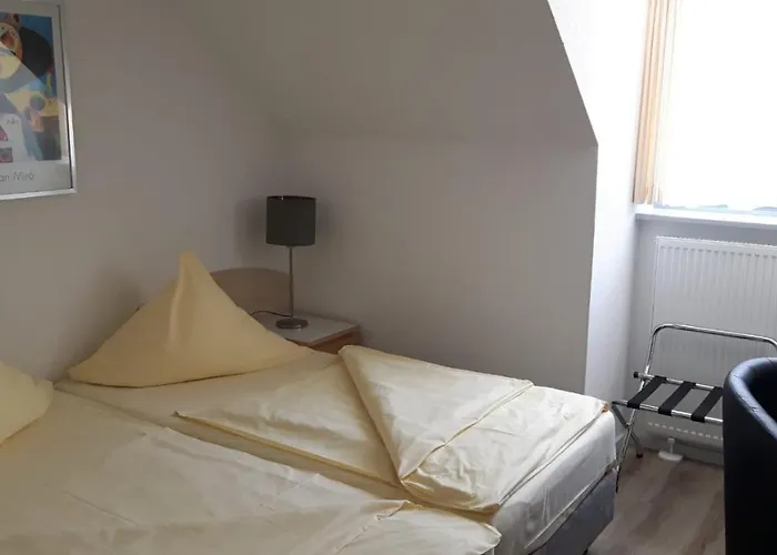 מלון Hotel Central 3*